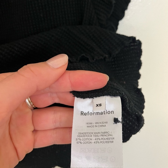 Reformation Laguna Black Crop Top - Picture 5 of 5